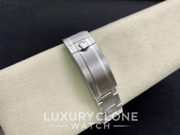 Rolex Submariner 126610LV Clasp
