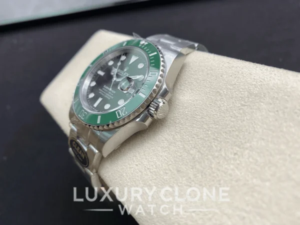 Rolex Submariner 126610LV Crown