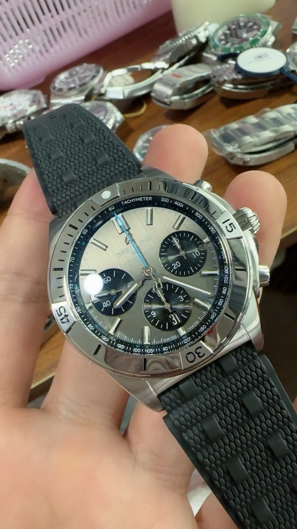 Breitling Super Chronomat B01 44(6)