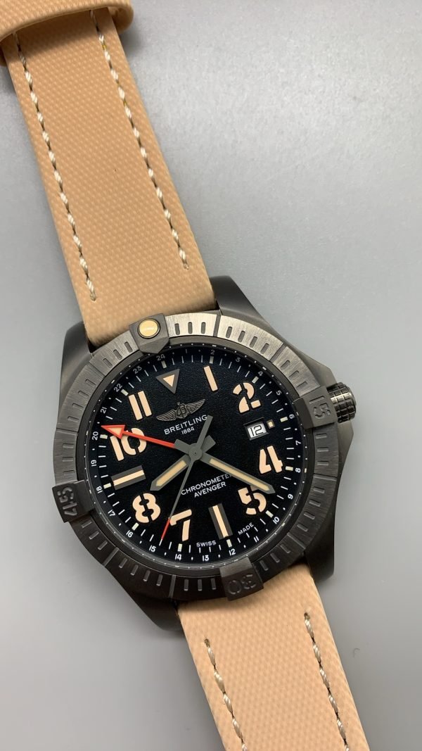 Breitling Avenger Automatic GMT (11)