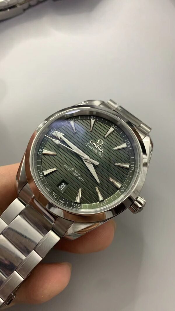 Omega Seamaster Aqua Terra 220.10.41.21.10.001(1)