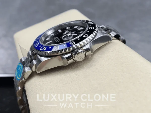 Rolex GMT Master II 116710 dial bezel