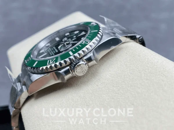 Rolex Submariner 116610LV-0002 Green Dial crown