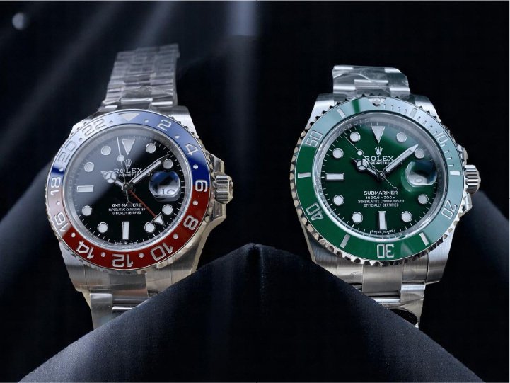Rolex GMT vs Submariner: Bezel Functionality