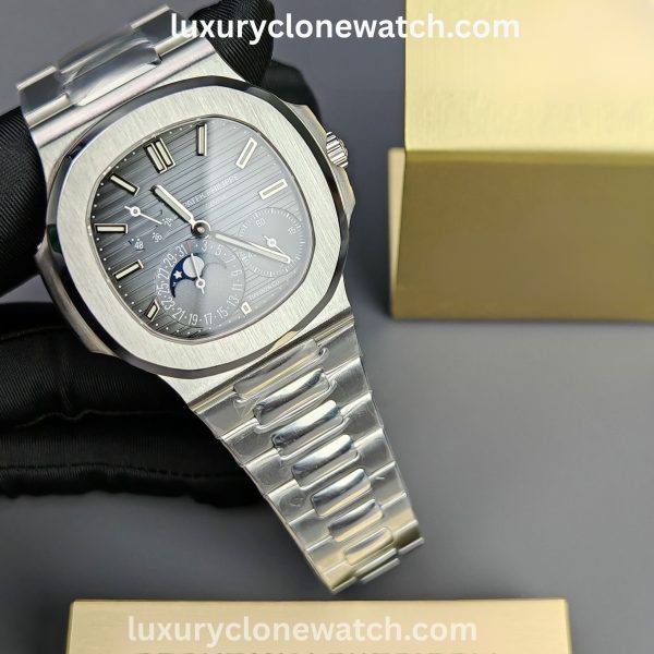 Luxury Clone Watch - Patek Philippe Patek Philippe Nautilus 5712/1A-001 Super Clone