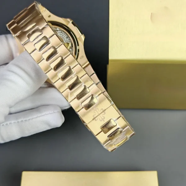 Patek Philippe Nautilus 57121R-001 SuperClone Patek Philippe Nautilus 57121R-001 SuperClone