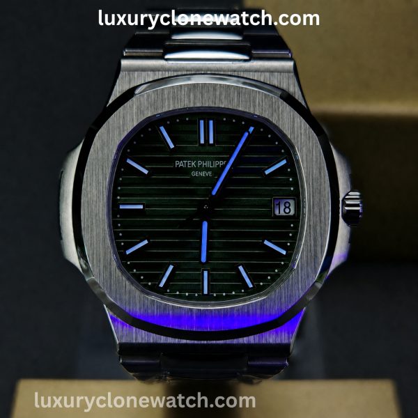 Patek Philippe Nautilus - Luxury Clone Watch Patek Philippe Nautilus 5711 Super Clone