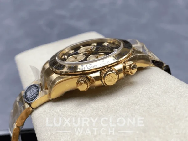 Rolex-Daytona-126508-0003-Crown.webp