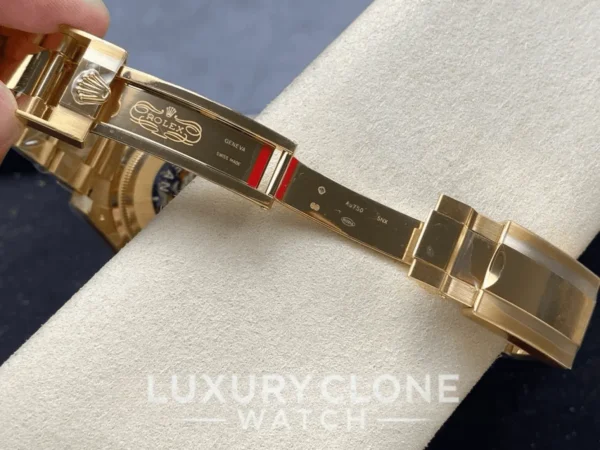 Rolex-Daytona-126508-0005-Clasp.webp