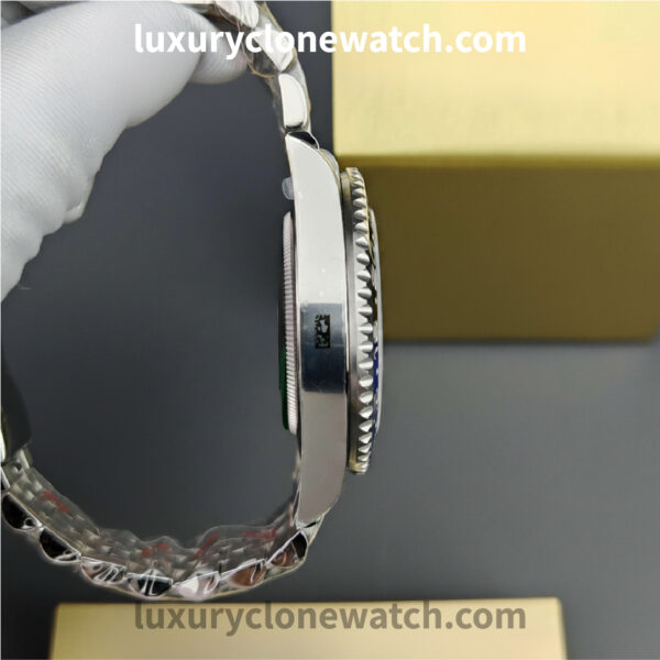 Rolex GMT Master 2 - Luxury Clone Watch Rolex GMT Master 2 - Luxury Clone Watch