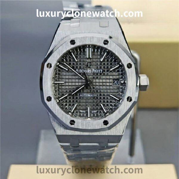 Super Clone Watches – Audemars Piguet 15450 Grey Dial The watch adopts the same three-piece case construction as the genuine model, with identical structure and assembly techniques to ensure full consistency with the original design. Special attention is given to the steel bracelet, crafted using original specifications. The bracelet features refined brushing, smooth edges that prevent discomfort, and accurate thickness and joint construction matching the genuine version. The buffered connection system between the bracelet and case mirrors the original engineering, enhancing flexibility and overall wearing comfort. The clasp mechanism replicates the authentic switch design, surface texture, and engraving process, maintaining the same tactile feel and visual accuracy as the original. Dial finishing and color detailing faithfully restore the original workmanship, with flawless alignment and precision assembly throughout. At the core of the watch is the Cal. 3120 integrated movement, the defining element of authenticity. This is a true integrated movement, ensuring correct structure, performance, and mechanical integrity consistent with the original model.