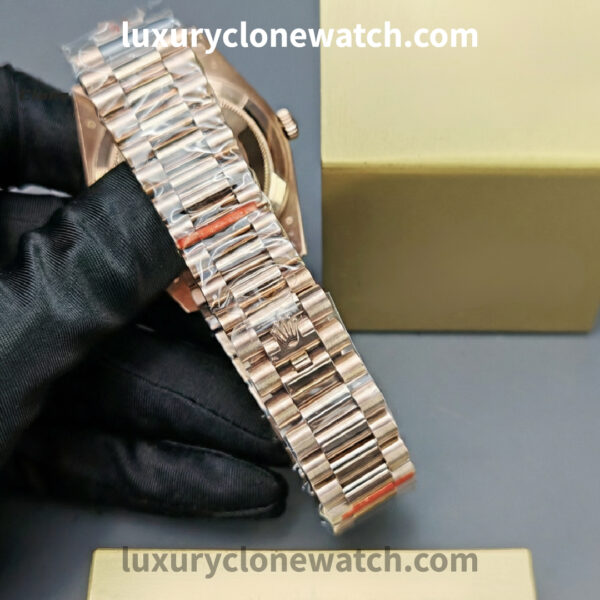 Rolex DayDate- Luxury Clone Watch Rolex DayDate- Luxury Clone Watch